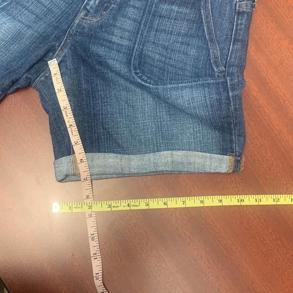 Old navy rolled shorts - Picture 3 of 7